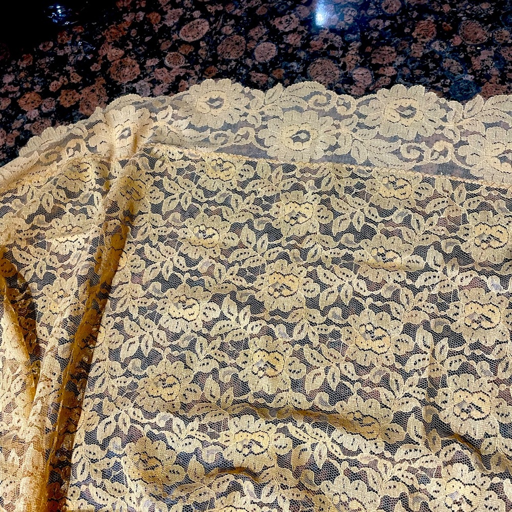 Vintage floral Lace Tablecloth golden Yellow Oblong Retro Cottage Boho 100”x 66”